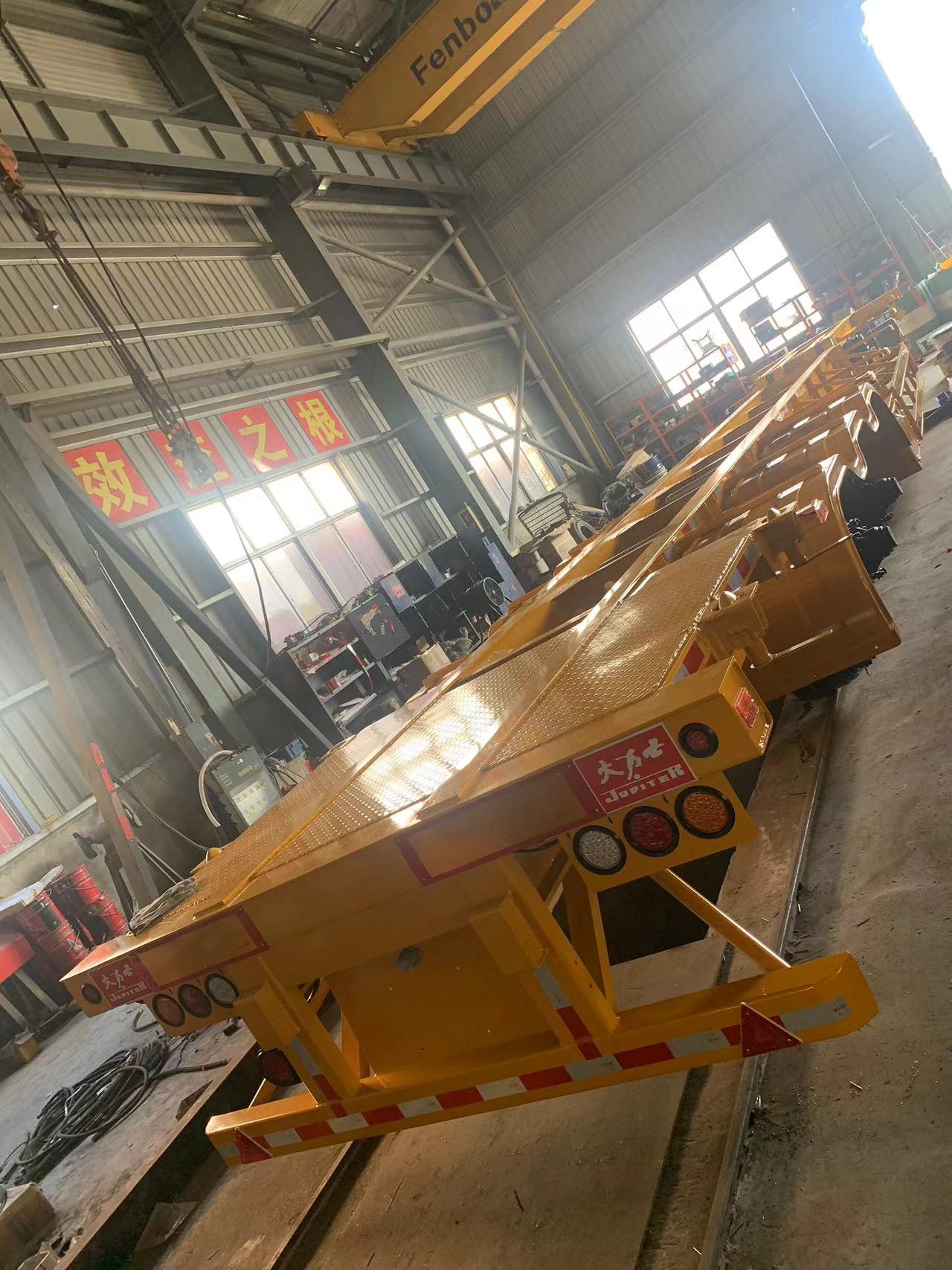 سيتم شحن نموذج جديد من Gooseneck Skeleton Semi Trailer قريبًا